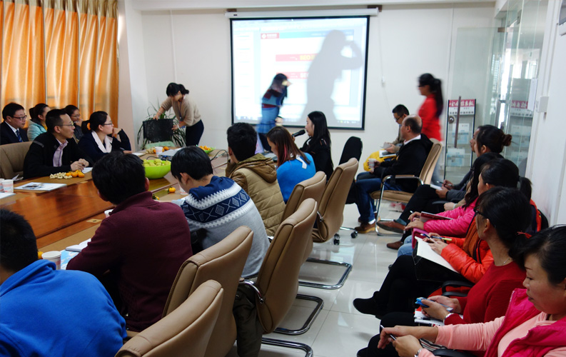 目前天度客戶(hù)沙龍已順利舉行4期，我們將一直秉承全公益、凈干貨、不推銷(xiāo)產(chǎn)品的理念，助力天度新老客戶(hù)開(kāi)展網(wǎng)絡(luò )營(yíng)銷(xiāo)和移動(dòng)互聯(lián)網(wǎng)營(yíng)銷(xiāo)。